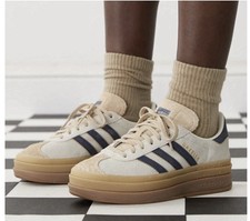 UK 3.5 - Adidas Originals