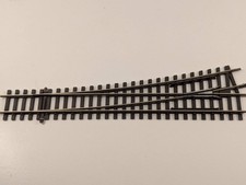 Graham Farish 588775 OO Gauge Left Hand Spring Loaded