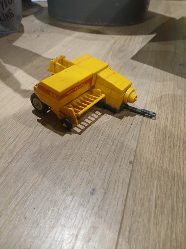 Britains farm toys spares - britains,