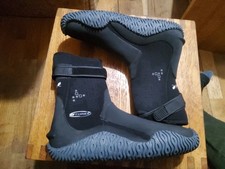 O'Three Zipperless Boots Size 10 5mm Neoprene