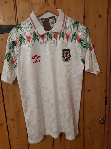 Wales umbro retro football - wales,