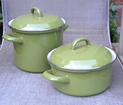 Vintage avocado olive green - vintage,
