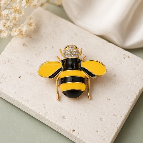 Vintage honey bee brooch - honey, pin