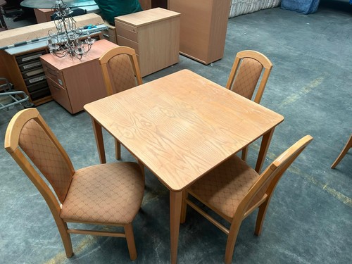 Table and chairs - table, 4