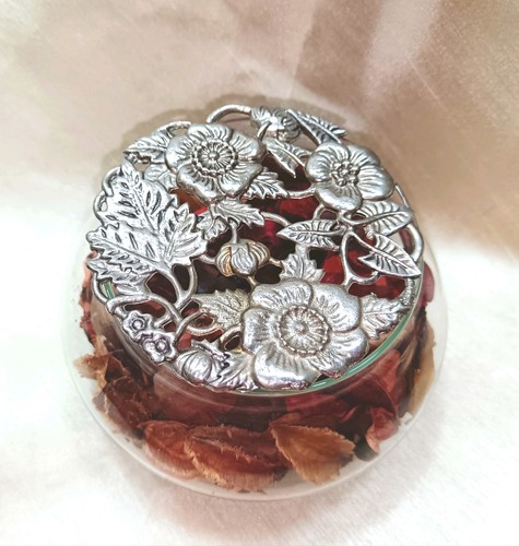 Vintage glass essential - essential, oils