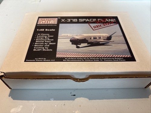 Fantastic plastic 37b space - plastic,