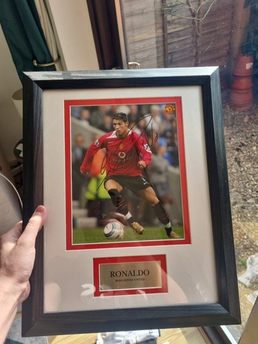 Cristiano ronaldo hand - ronaldo, signed