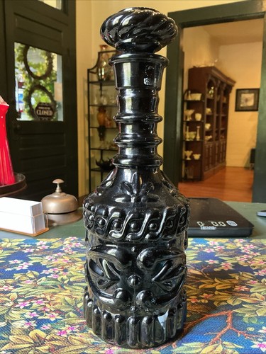 Vintage 1974 black - 11.75”,