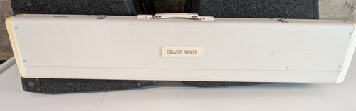 Silver reed knitting machine - knitting,