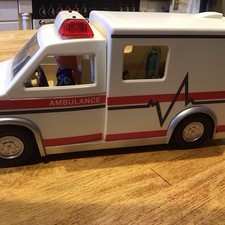 Play Mobil Ambulance With