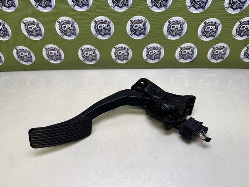 Accelerator throttle pedal - throttle,