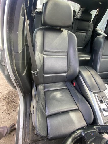 Driver seat right hand - seat,