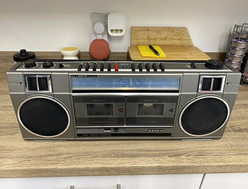 Sanyo silver black boombox - silver/black,