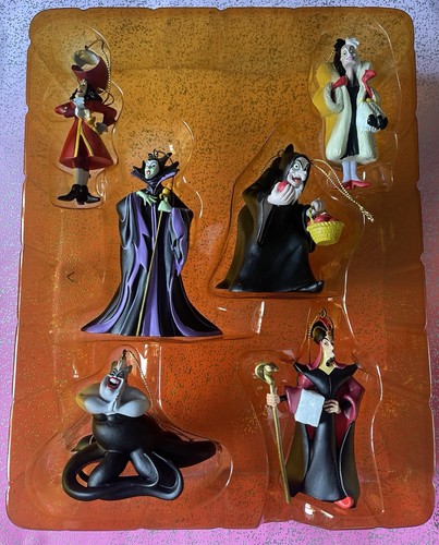 Disney villains story book - villains,