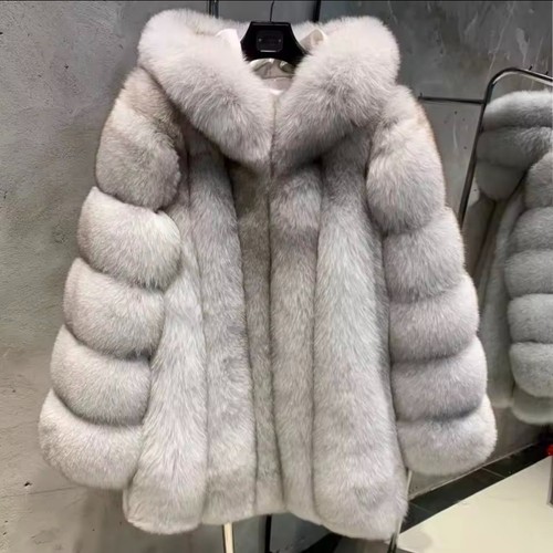 Saga fox fur real - fox,