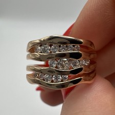 Natural White Zircon Wavy