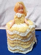 Vintage Knitted/ crochet Toilet Roll Holder and Dolls Bathroom Accessories