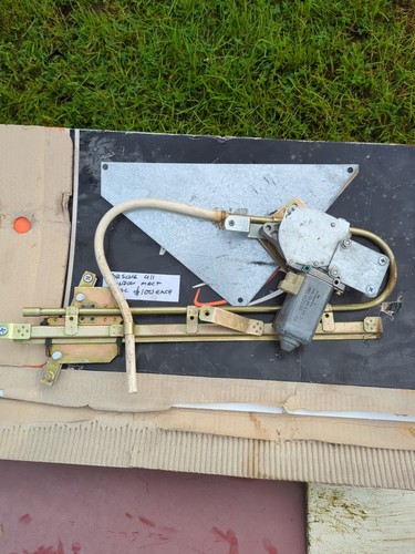Left electric window regulator - left,
