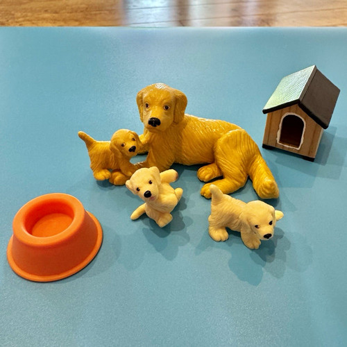 Vintage 90s puppy pocket - in, my