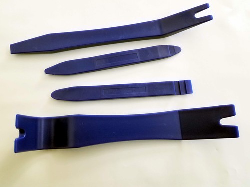Car audio dash trim pry - audio,