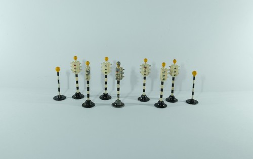 Dinky toys meccano road signs - toys,