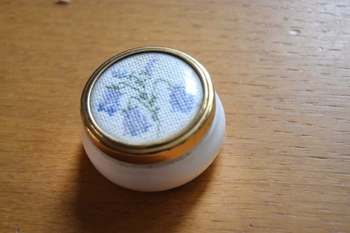 Vintage porcelain trinket - trinket, box