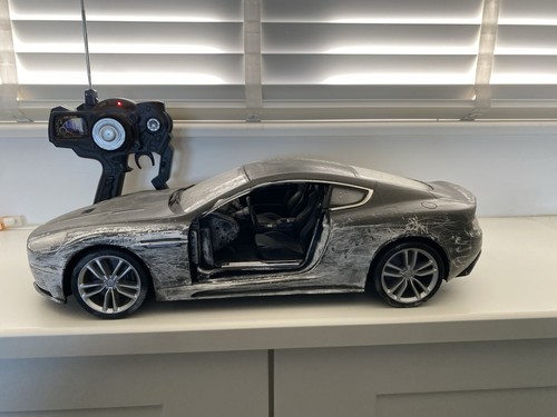 James bond scale custom - james,