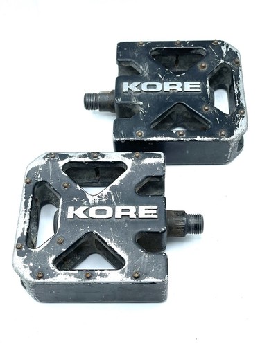 Kore flat platform pedals - pedals, mtb