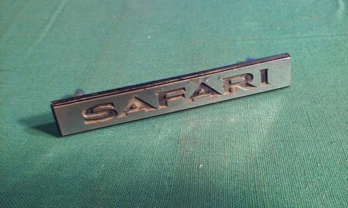 Scarce gmc safari emblem - scarce,