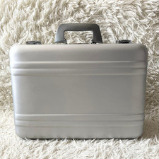 Zero Halliburton Silver