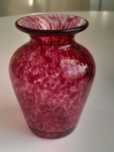 Vintage red art - red, to
