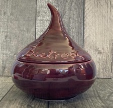 VINTAGE NOVELTY BEETROOT LIDDED POT