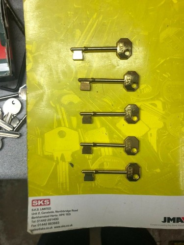 Key cutting machine - cutting, machine/key