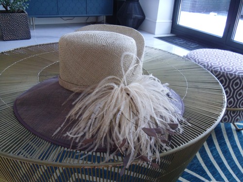 Beautiful soft feather detail - soft,