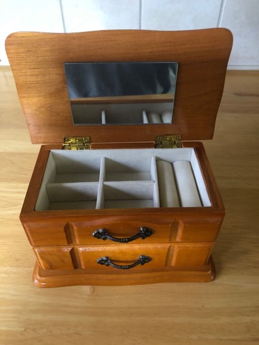 Mele vintage style wooden