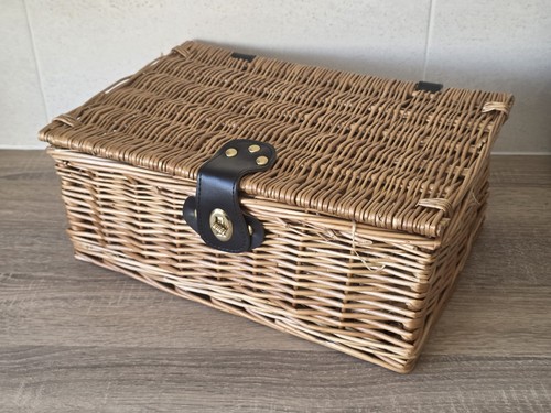 Wicker hamper basket gift - wicker,