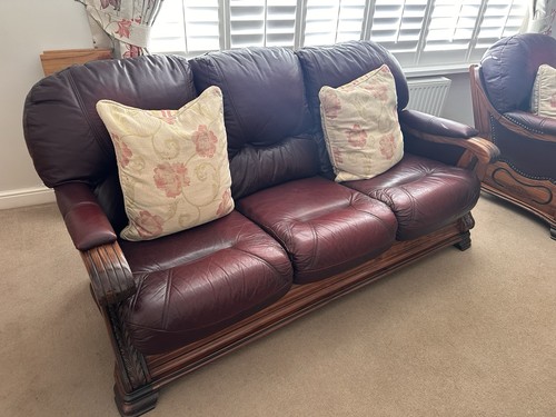 Burgundy leather tufted sofa - leather,