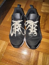 Nike Ryz 365 2 Size 5 Black