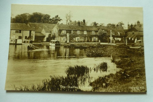 Q539 the staithe coltishall - staithe,