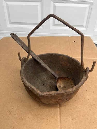 Cast iron smelting pot - cast,