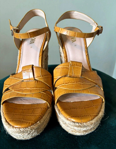 Zara women yellow croc - zara,