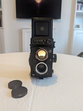 Yashica Mat 124G. Film Tested, Working Light meter , Excellent Condition. Case