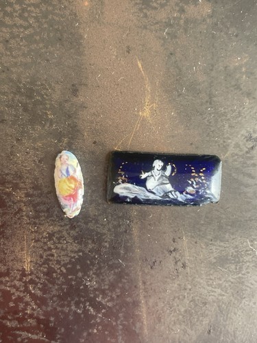 Antique enamel - /,
