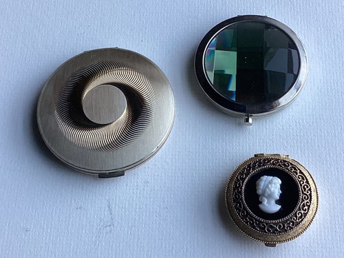 Vintage compacts 1 x - 3,