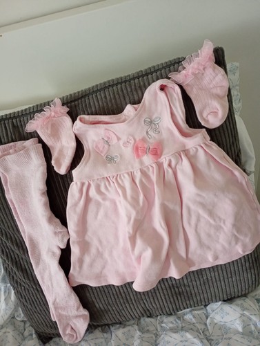 Baby clothes months - 0-3,
