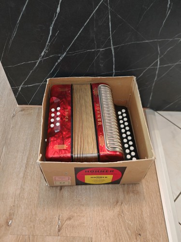 Accordion hohner erica video - erica,