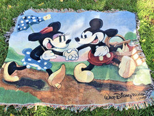 Vintage 1970/80's Walt Disney World tapestry throw Mickey & Minnie blanket rug
