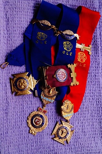 Lot neck sash - of,