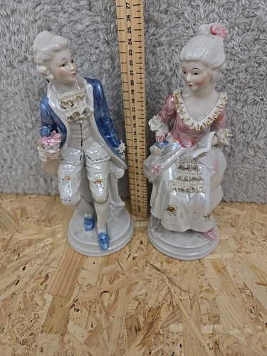Antique colonial figures - colonial,