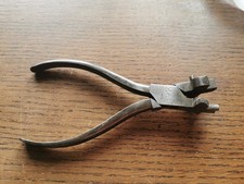 Barrel hook punching - hook, pliers